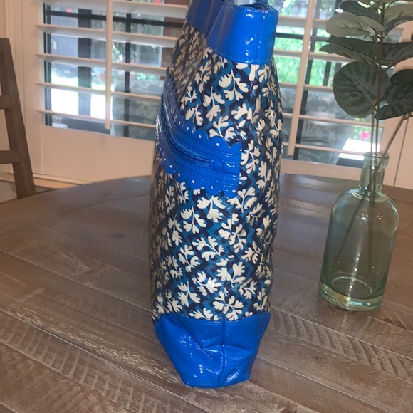 Pre- loved Vera Bradley Frill tote/ laptop bag . - Picture 3 of 11